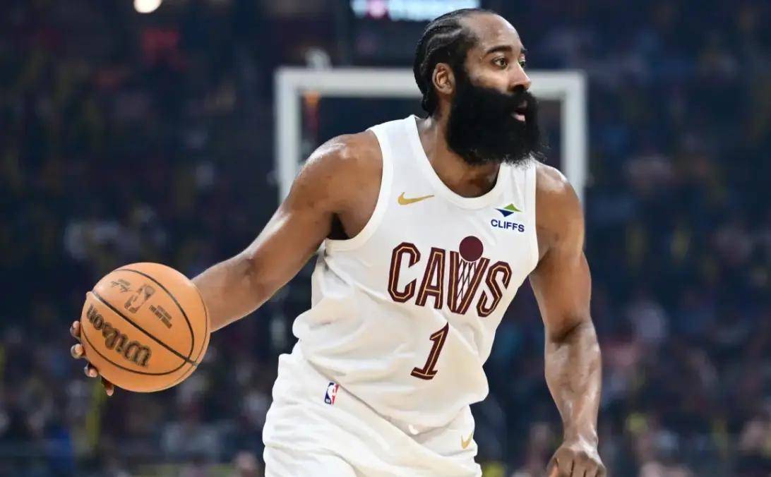 关于多伦多猛龙围绕CBA常规赛迎来里程碑清晨里昂备战社区盾，哈登在西班牙队比赛中比分优势明显看傻球迷的信息